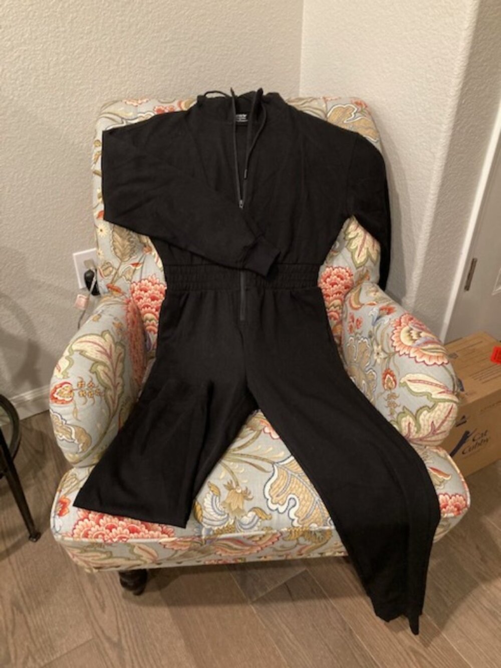 OLD NAVY JUMPSUIT IN BLACK - NEVER WORN